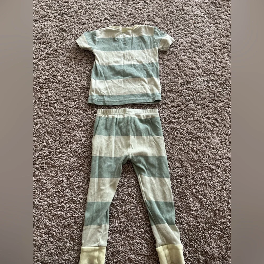 Preloved Carter's Sage and Cream Striped Pajama Set